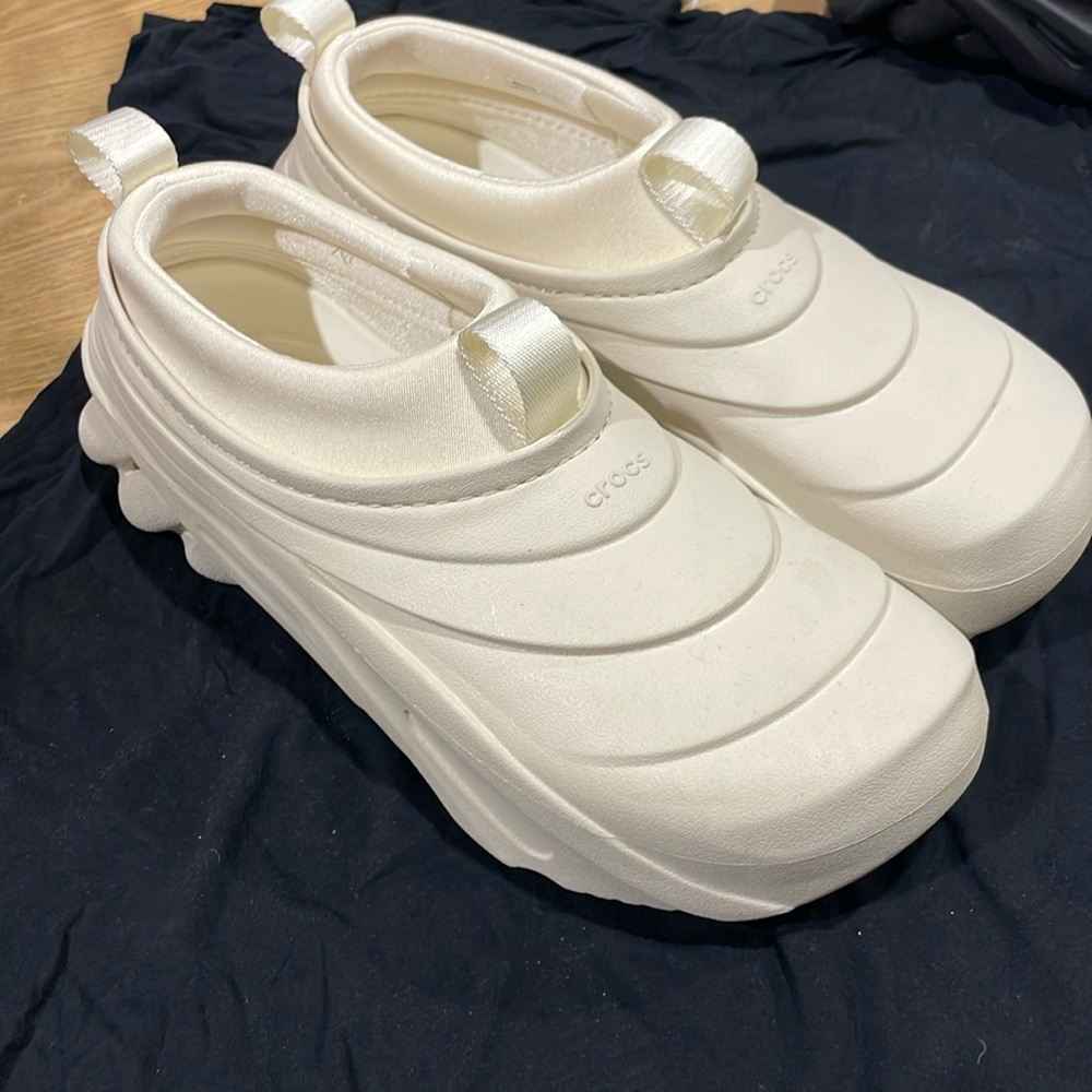 Echo Storm Crocs - Tundra
